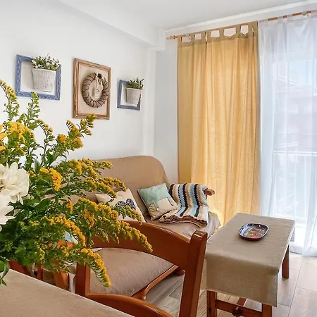 Azul Comodo, Bonito Y Centrico Кальпе