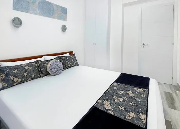 Azul Comodo, Bonito Y Centrico *