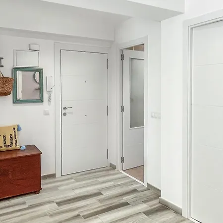 Azul Comodo, Bonito Y Centrico