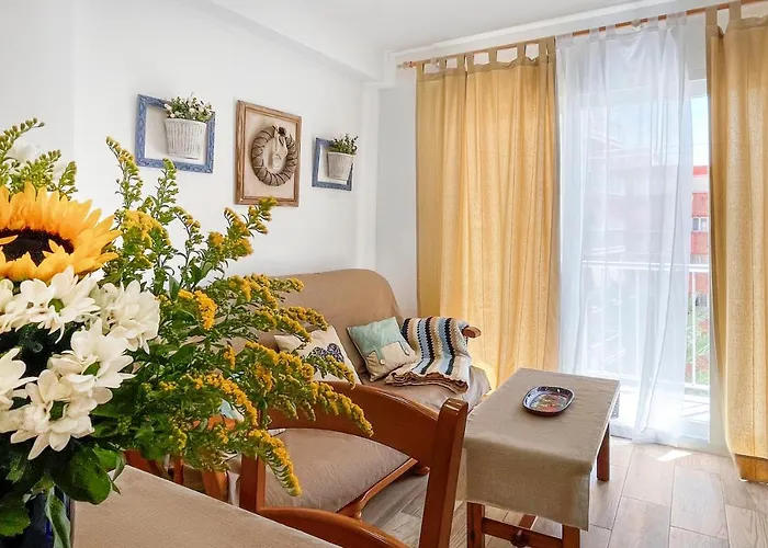 Azul Comodo, Bonito Y Centrico Кальпе